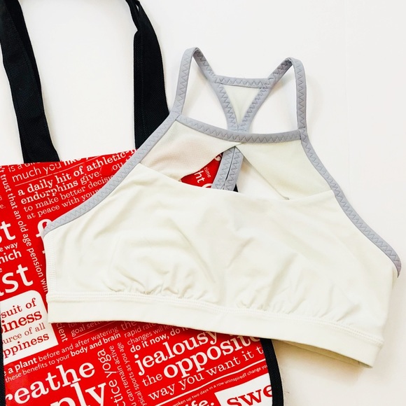 Lululemon Pedal Pace Sports Bra in White Size 4 - Picture 1 of 8